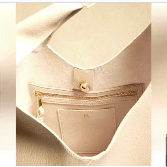 🆕- BANANA REPUBLIC VEGAN LEATHER SLOUCHY TOTE. NWT